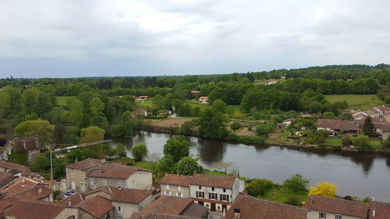 Bed and Breakfast Vingt Grand Rue Champagne-Mouton Exteriér fotografie